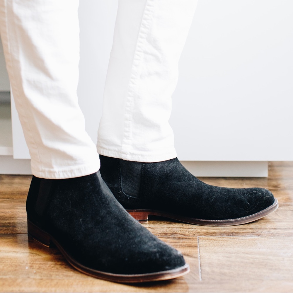 Men’s black suede Aldo Chelsea boots